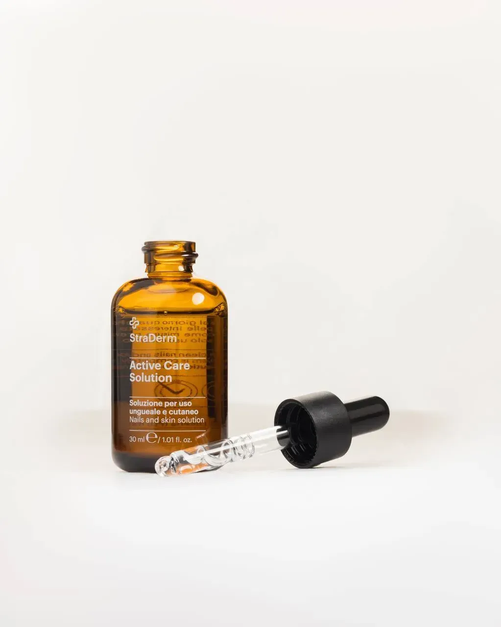 Краплі кисневі для вирішення проблем нігтів та шкіри STRADERM ACTIVE CARE SOLUTION, 50 мл0